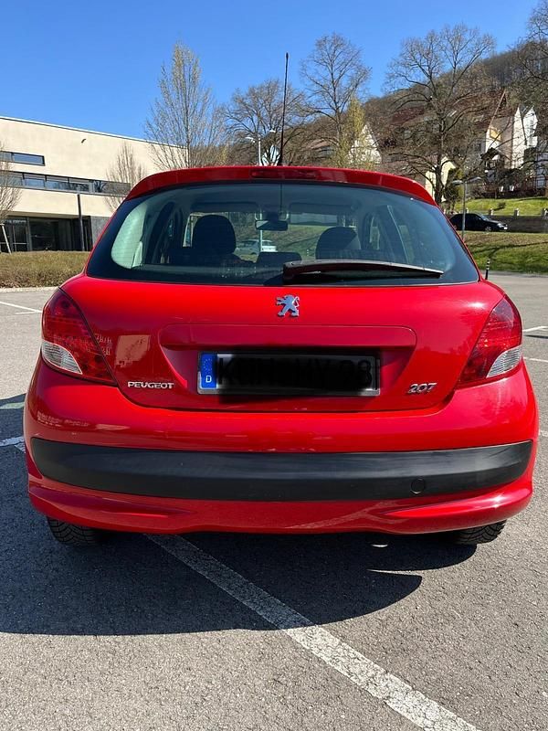 Gebraucht Peugeot 207 95 PS (69 kW) 2011 Rot Kleinwagen
