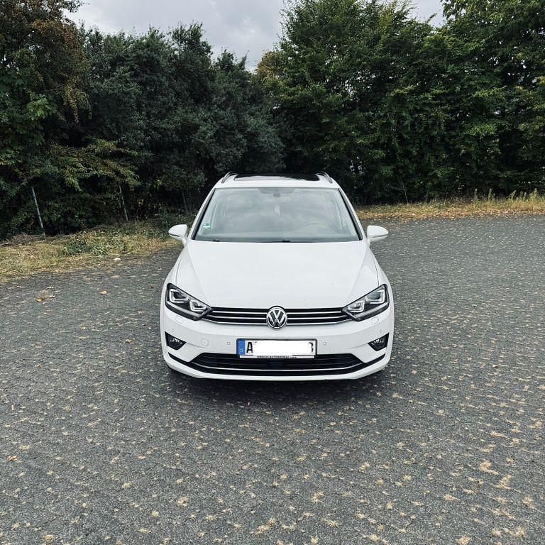 Weiß Gebraucht 2014 VW Golf Sportsvan Highline Van / Kleinbus | 8.599 € (Fairer Preis) - Bild 1/4