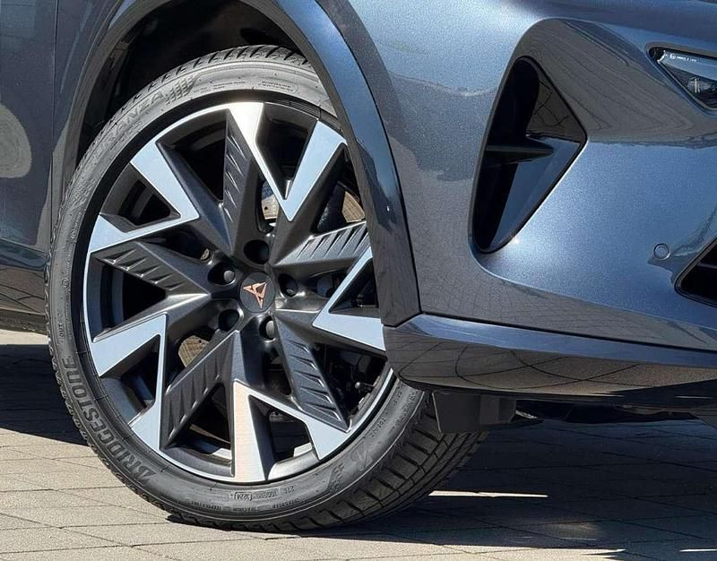 Neu Cupra Formentor VZ 333 PS (244 kW) 2025 Grau (magnetic grau metallic) SUV