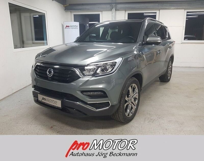 Grün Gebraucht 2019 Ssangyong Rexton Sapphire SUV | 24.444 € (Superpreis) - Bild 1/4