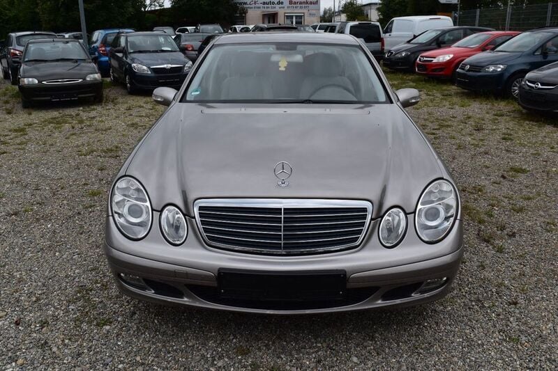 Używany Mercedes E280 190 KM (139 kW) 2005 Srebrny Sedan/Limuzyna