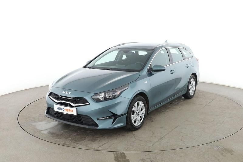 Gebraucht Kia Ceed Vision 140 PS (102 kW) 2024 Blau Kleinwagen