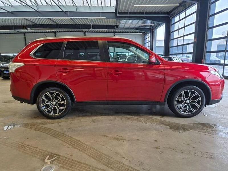 Gebraucht Mitsubishi Outlander 228 PS (167 kW) 2015 Rot SUV