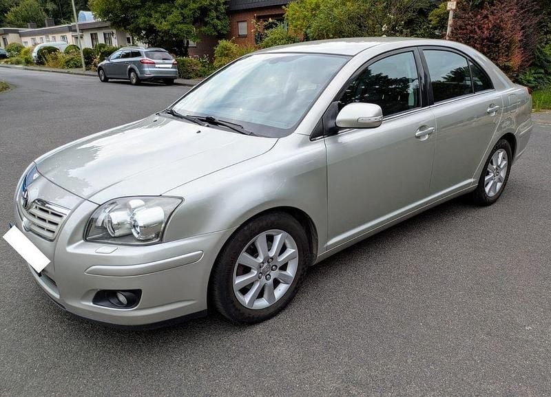 Silber Gebraucht 2006 Toyota Avensis Executive Limousine | 4.500 € (Fairer Preis) - Bild 1/4