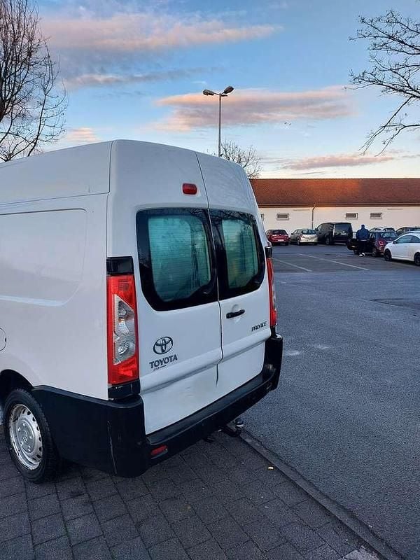 Gebraucht Toyota Proace Comfort 128 PS (94 kW) 2015 Weiß Van / Kleinbus