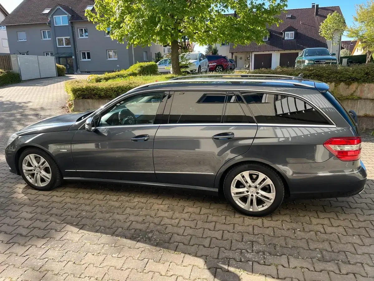Gebraucht Mercedes E350 265 PS (194 kW) 2012 Grau Kombi
