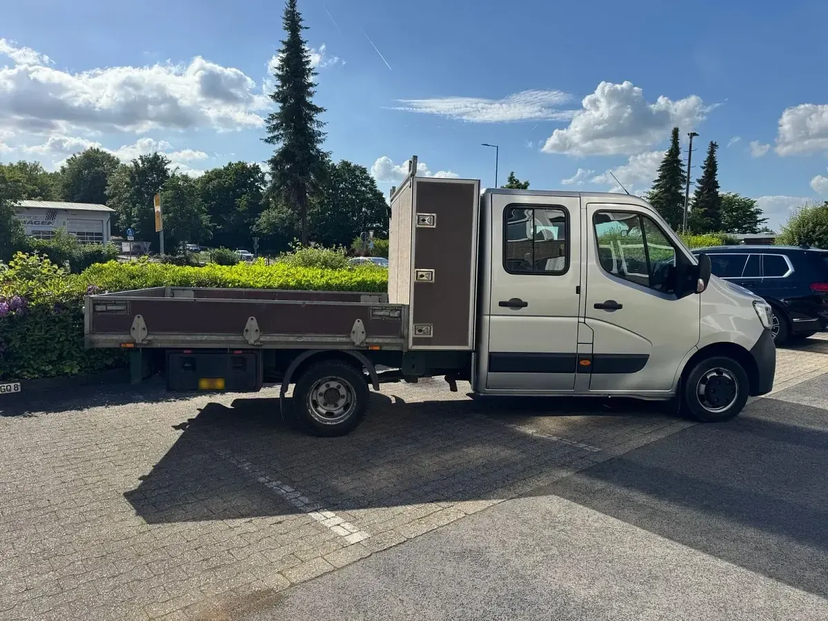Gebraucht Renault Master 120 PS (88 kW) 2020 Silber Van / Kleinbus