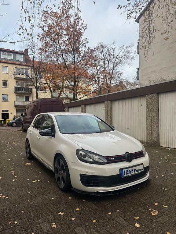 Weiß Gebraucht 2010 VW Golf VI GTI Limousine | 6.200 € (Superpreis) - Bild 1/4