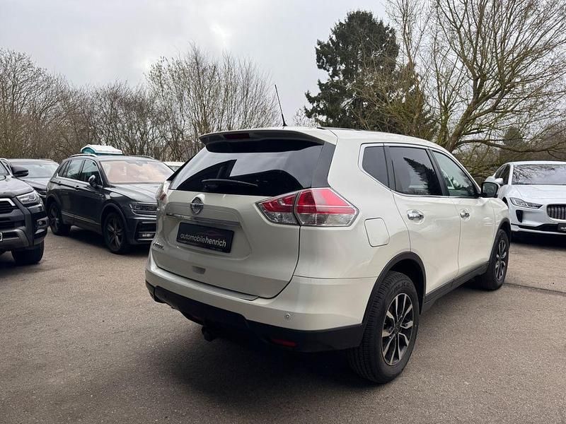 Gebraucht Nissan X-Trail Acenta 131 PS (96 kW) 2015 Weiß SUV