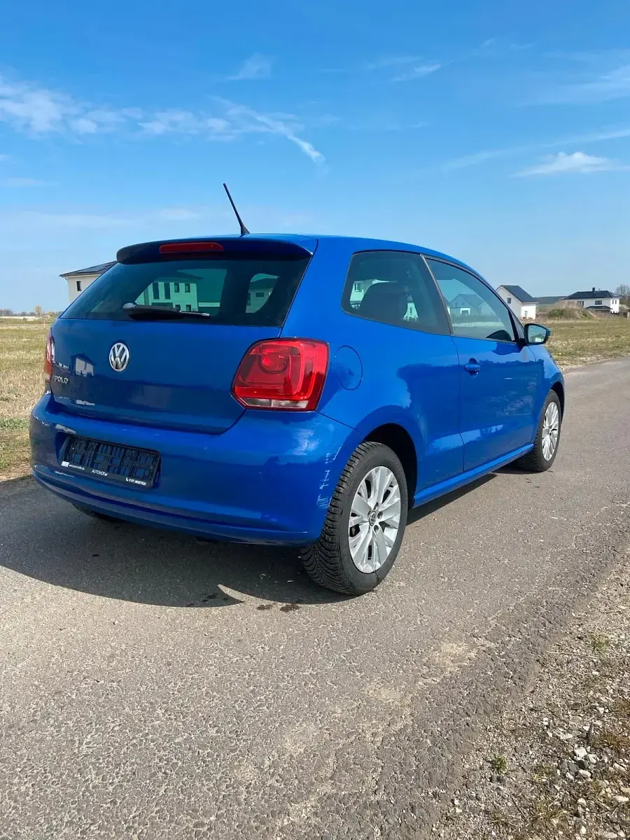 Gebraucht VW Polo 60 PS (44 kW) 2013 Blau Kleinwagen