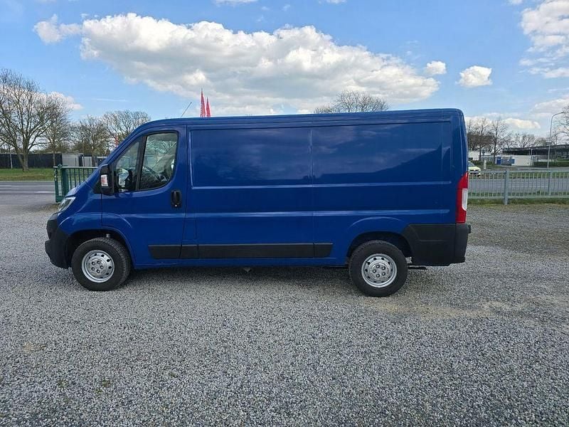 Second-hand Citroën Jumper Start 140 CP (102 kW) 2020 Albastru Monovolum