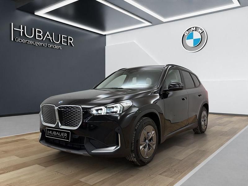 Schwarz Gebraucht 2023 BMW iX1 Performance SUV | 39.890 € (Fairer Preis) - Bild 1/4