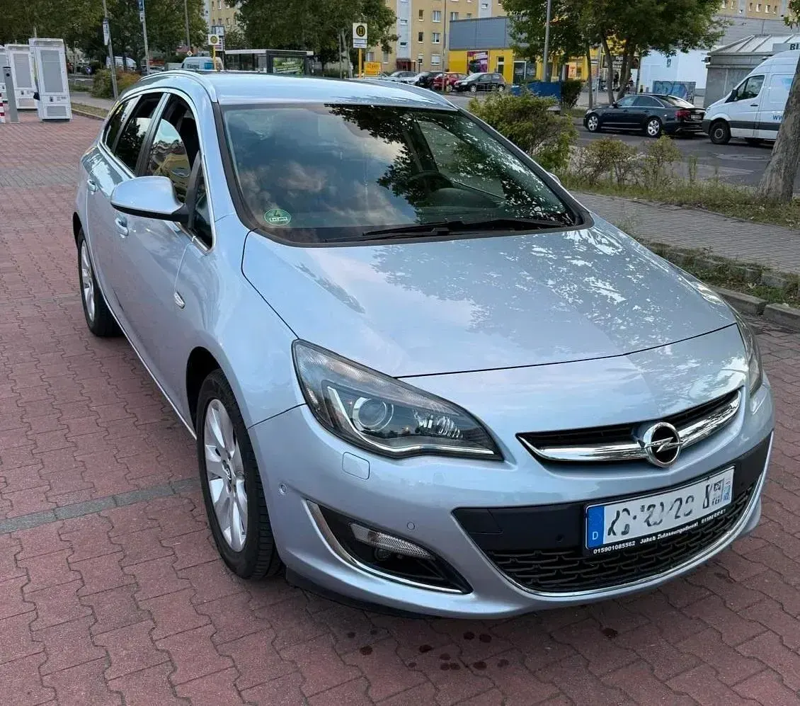 Gebraucht Opel Astra 110 PS (80 kW) 2016 Blau Kombi