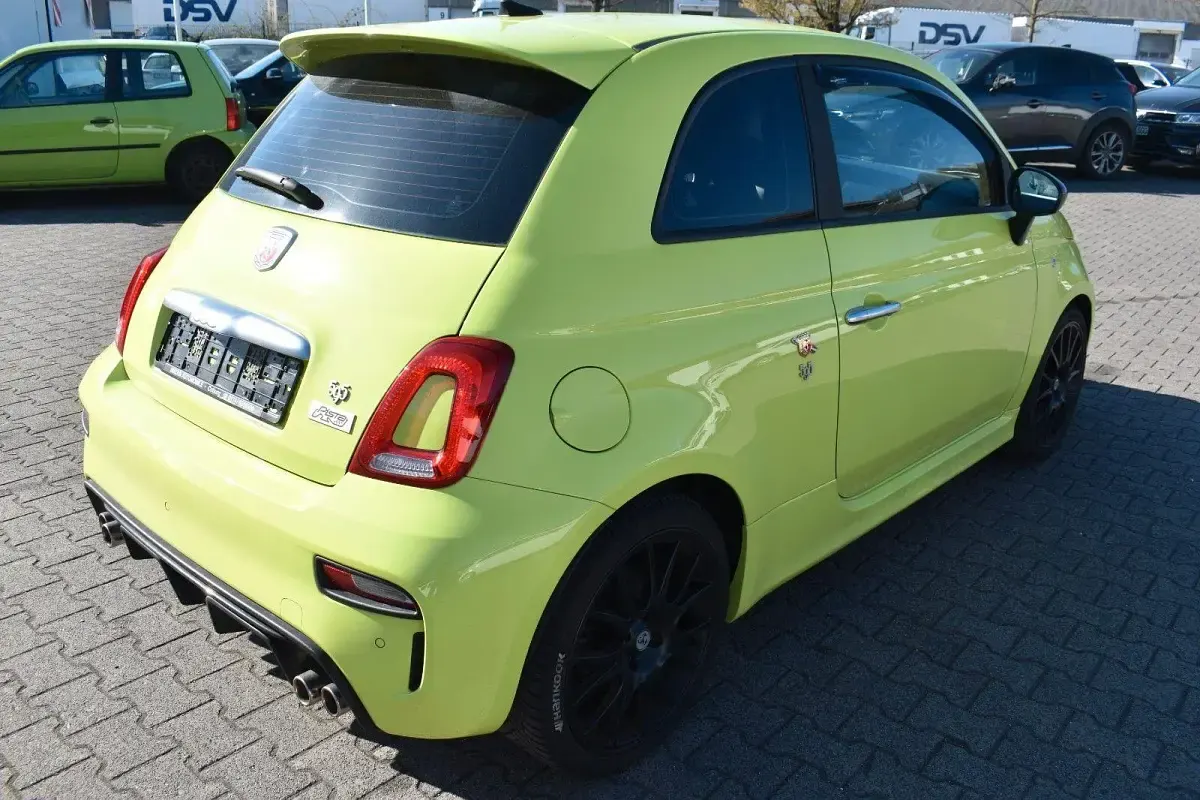 Gebraucht Abarth 595 Pista 165 PS (121 kW) 2021 Verde adrenalina Kleinwagen