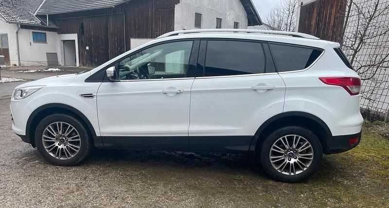 Gebraucht Ford Kuga 140 PS (102 kW) 2014 Weiß SUV