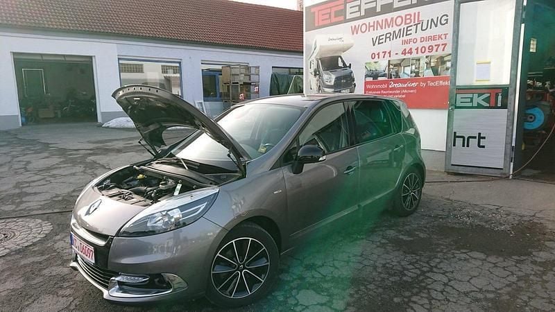 Silber Gebraucht 2013 Renault Scénic III Bose Edition Van / Kleinbus | 5.200 € (Guter Preis) - Bild 1/2