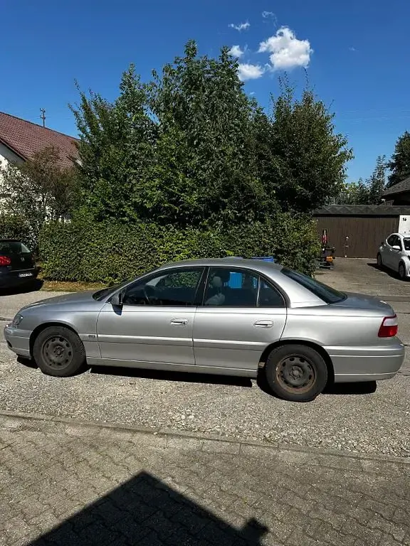 Gebraucht Opel Omega Elegance 179 PS (131 kW) 2001 Silber Limousine