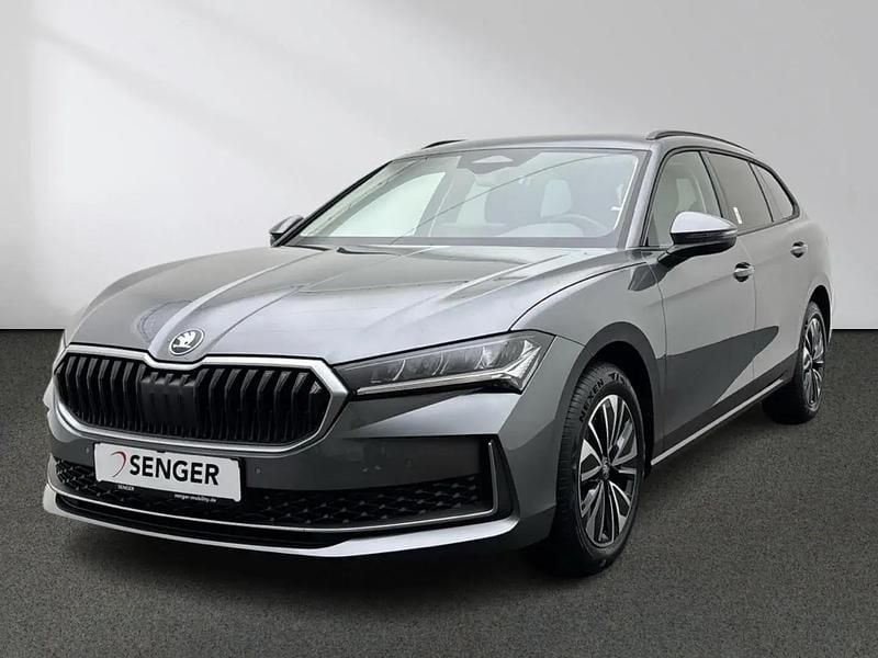 Grau Neu 2025 Skoda Superb Selection Limousine | 53.870 € - Bild 1/1