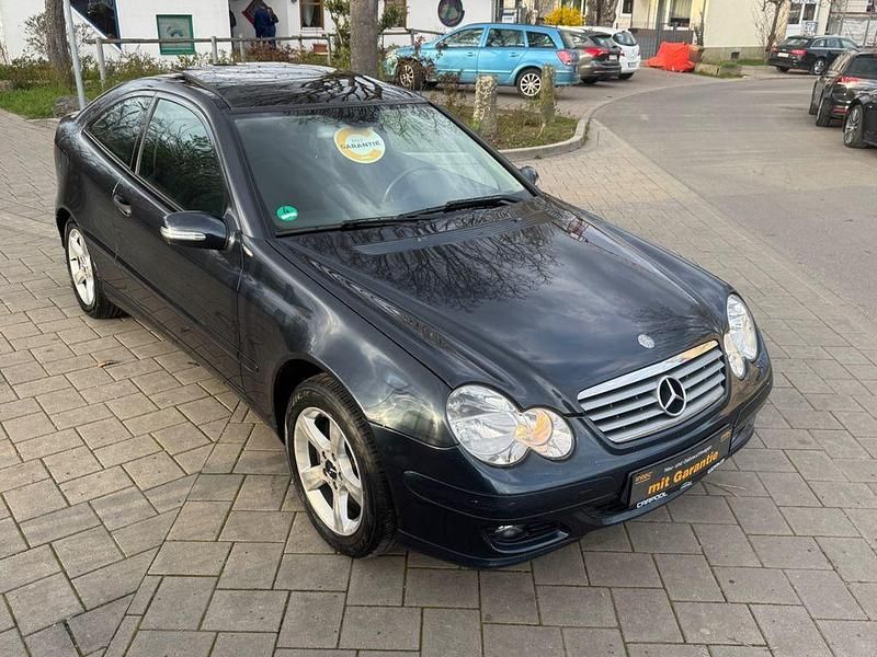 Gebraucht Mercedes C320 Elegance 218 PS (160 kW) 2005 Blau Coupé