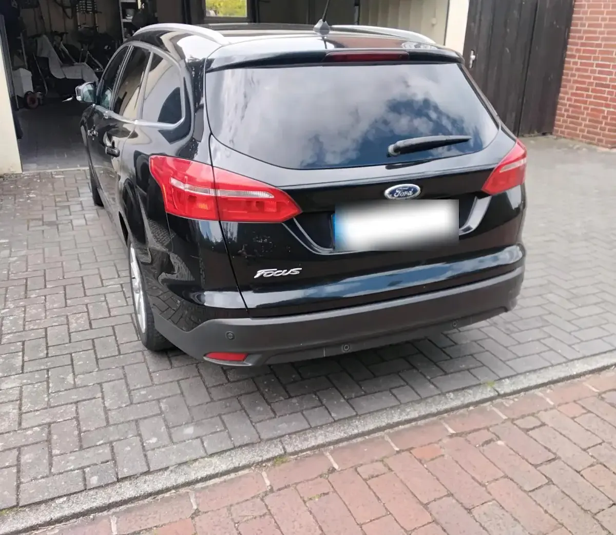 Gebraucht Ford Focus 120 PS (88 kW) 2017 Schwarz Kombi