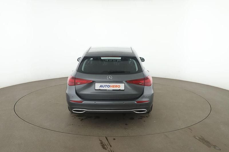 Gebraucht Mercedes C300 Avantgarde 265 PS (194 kW) 2022 Grau Kombi