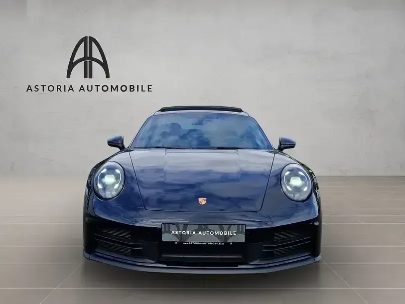 Gebraucht Porsche 911 Carrera 394 PS (289 kW) 2025 Tiefschwarz Coupé