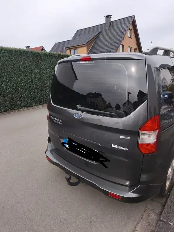 Gebraucht Ford Tourneo Courier Titanium 101 PS (74 kW) 2017 Schwarz Van / Kleinbus