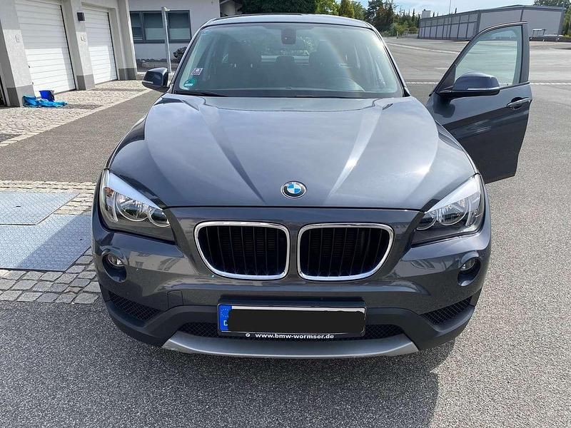 Grau Gebraucht 2012 BMW X1 SUV | 7.900 € (Guter Preis) - Bild 1/4