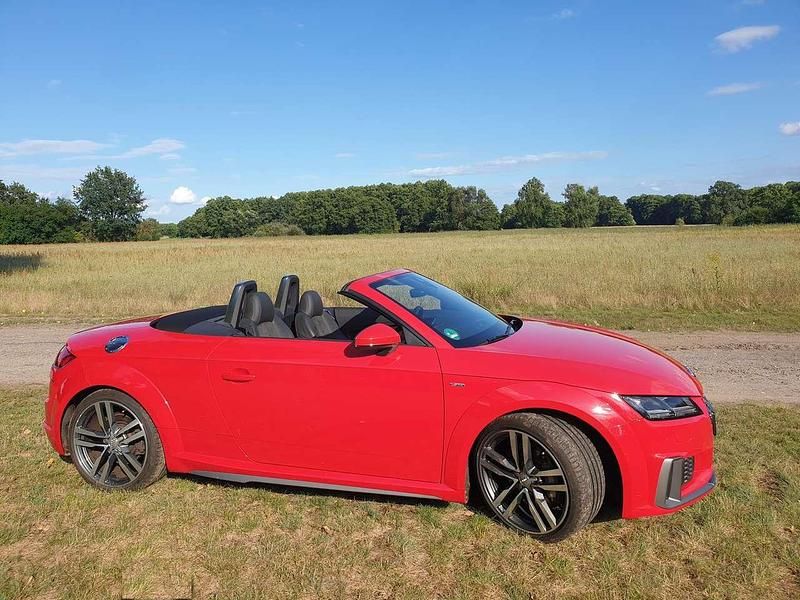 Rot Gebraucht 2020 Audi TT Roadster Cabrio | 31.500 € (Fairer Preis) - Bild 1/4