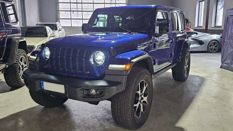 Blau Gebraucht 2020 Jeep Wrangler Unlimited Overland SUV | 54.750 € (Fairer Preis) - Bild 1/4