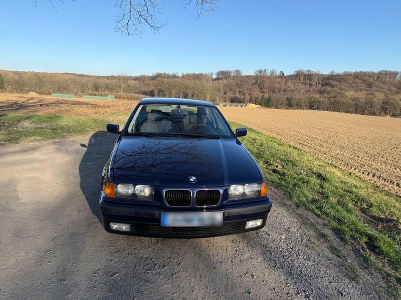Gebraucht BMW 316 102 PS (75 kW) 1999 Blau Limousine