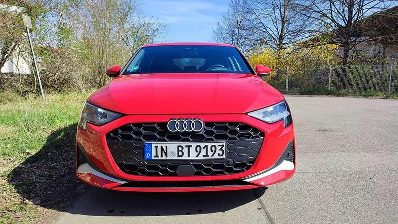 Second-hand Audi A3 Advanced 116 CP (85 kW) 2024 Roșu Break