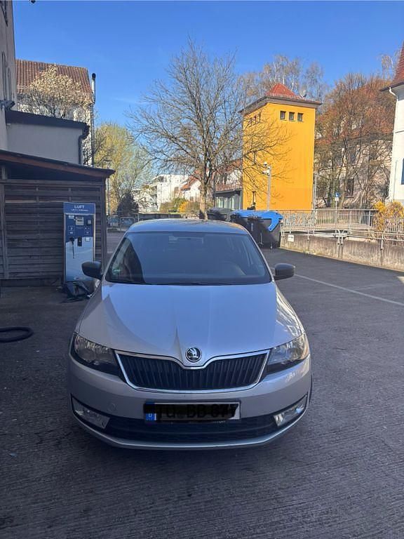 Gebraucht Skoda Rapid Active 86 PS (63 kW) 2014 Silber Limousine