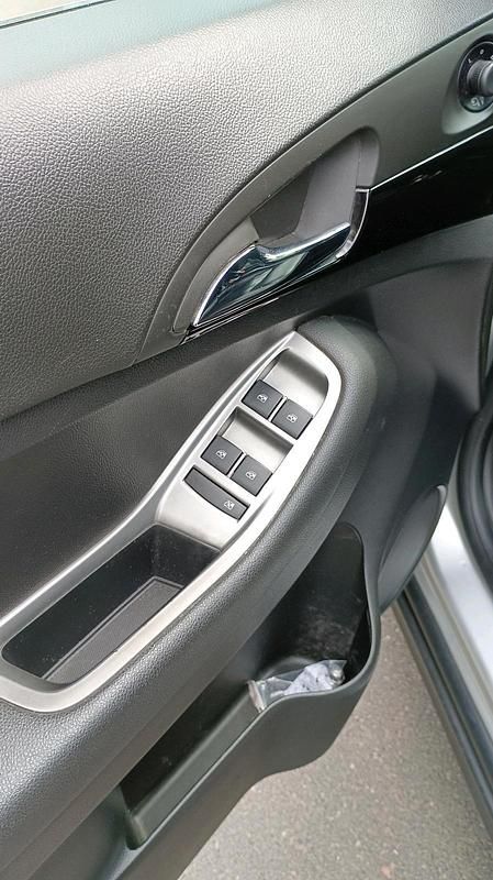 Gebraucht Chevrolet Orlando 140 PS (102 kW) 2012 Silber Van / Kleinbus