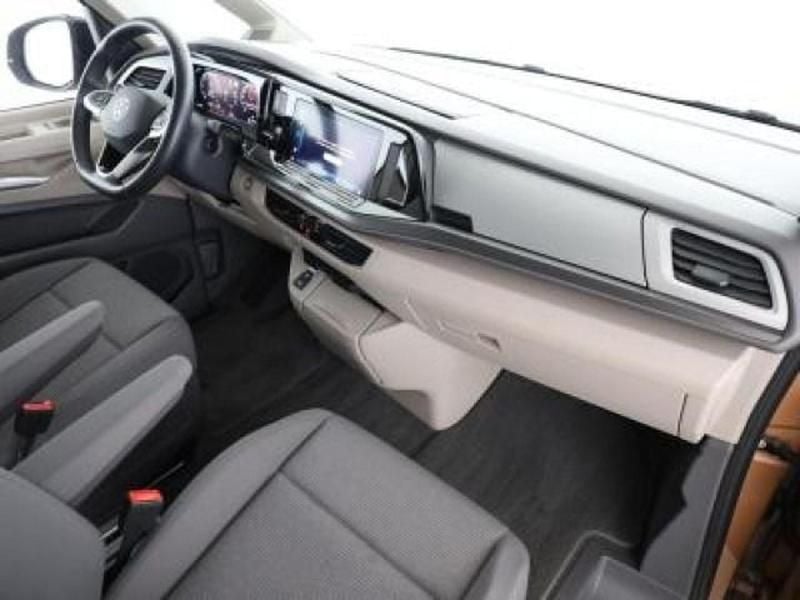 Second-hand VW Multivan Basis 150 CP (110 kW) 2025 Monovolum