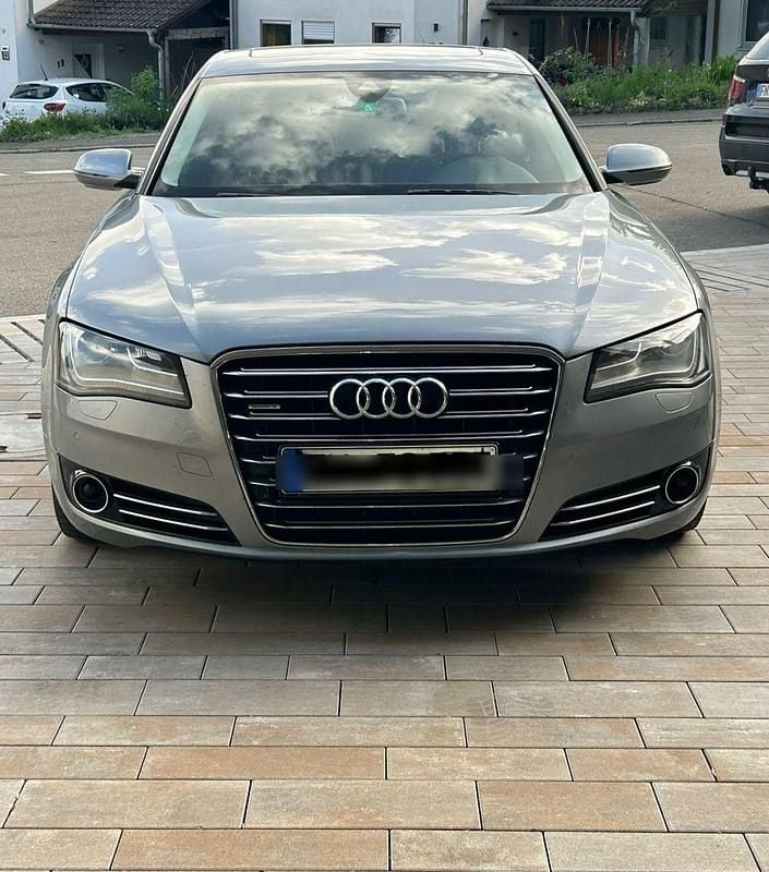 Grau Gebraucht 2010 Audi A8 Ambiente Limousine | 13.490 € (Guter Preis) - Bild 1/4