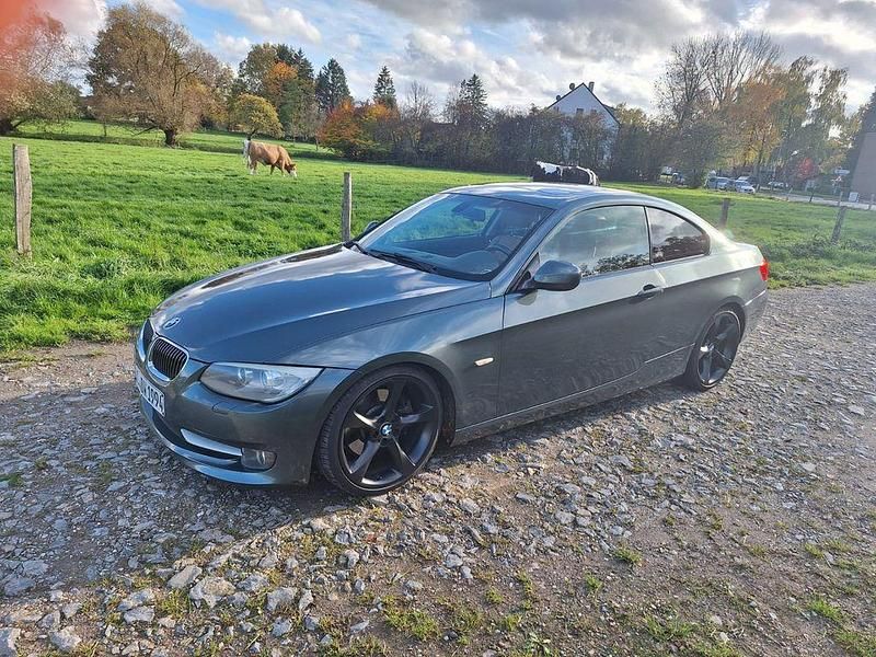 Gebraucht BMW 330 Performance 272 PS (200 kW) 2010 Grün Coupé