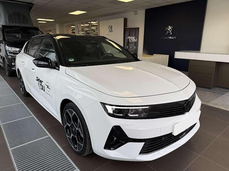 Gebraucht Opel Astra 136 PS (100 kW) 2025 Lack weiss banquise/typ aussen Kombi