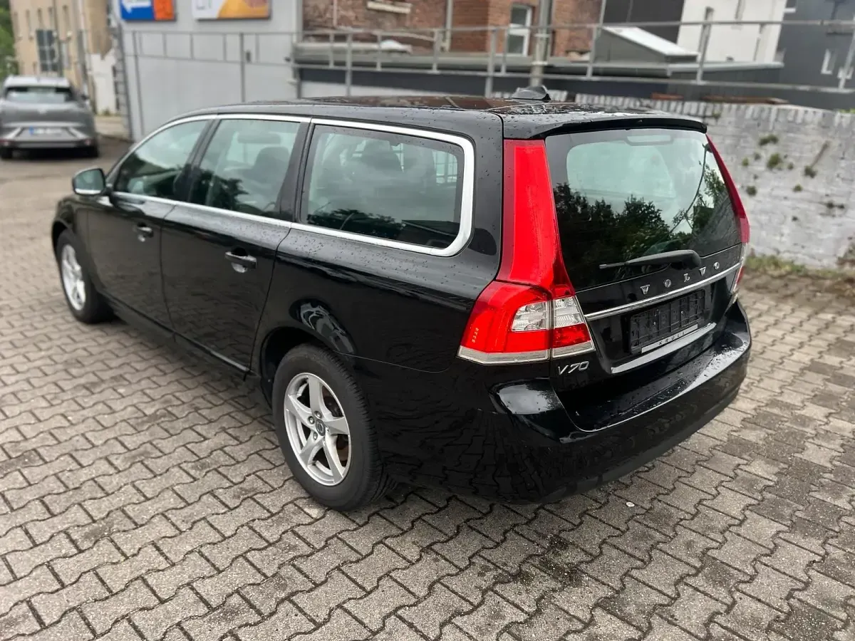 Gebraucht Volvo V70 120 PS (88 kW) 2016 Schwarz Kombi