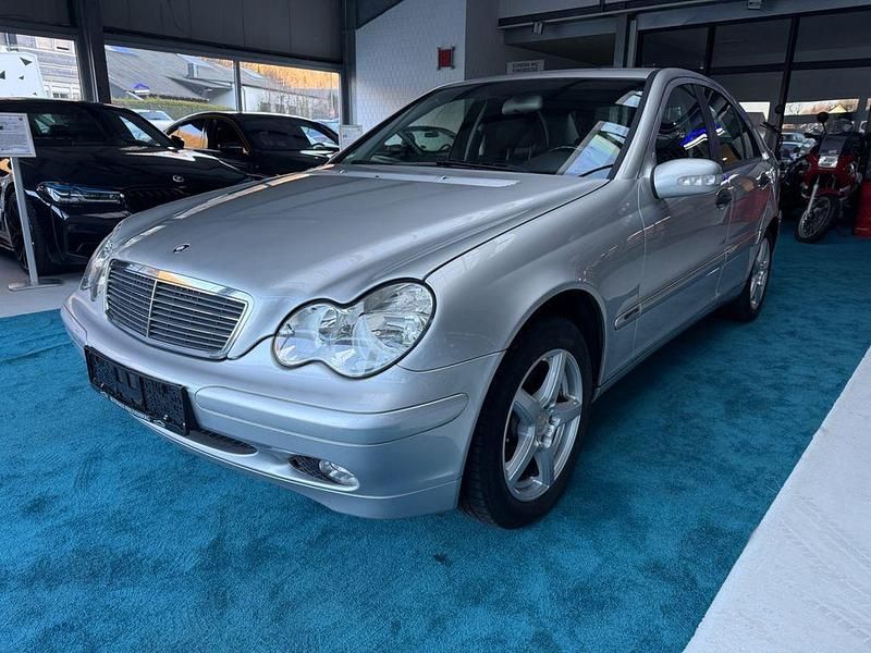 Gebraucht Mercedes C220 150 PS (110 kW) 2004 Silber Limousine