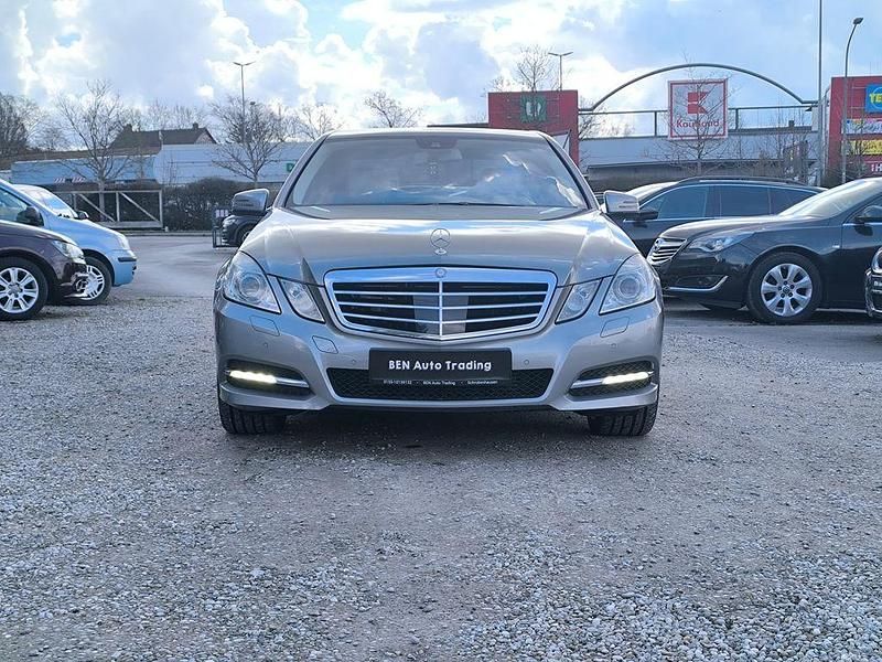 Gebraucht Mercedes E350 265 PS (194 kW) 2012 Silber Limousine