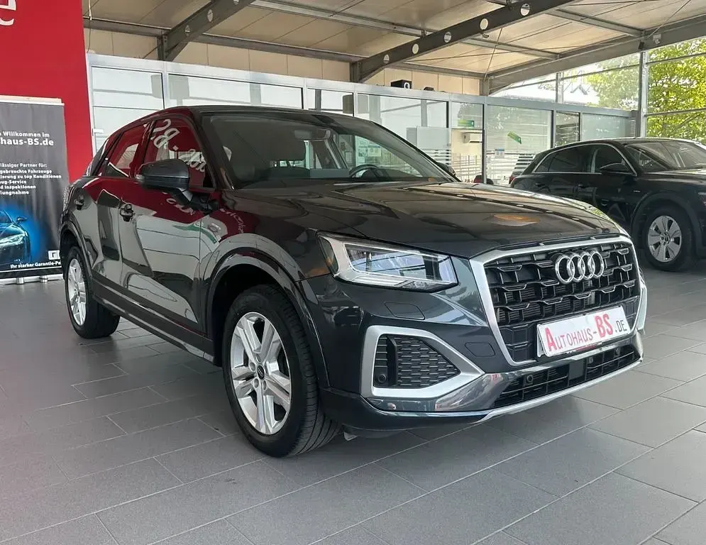 Gebraucht Audi Q2 Advanced 150 PS (110 kW) 2023 Grau SUV