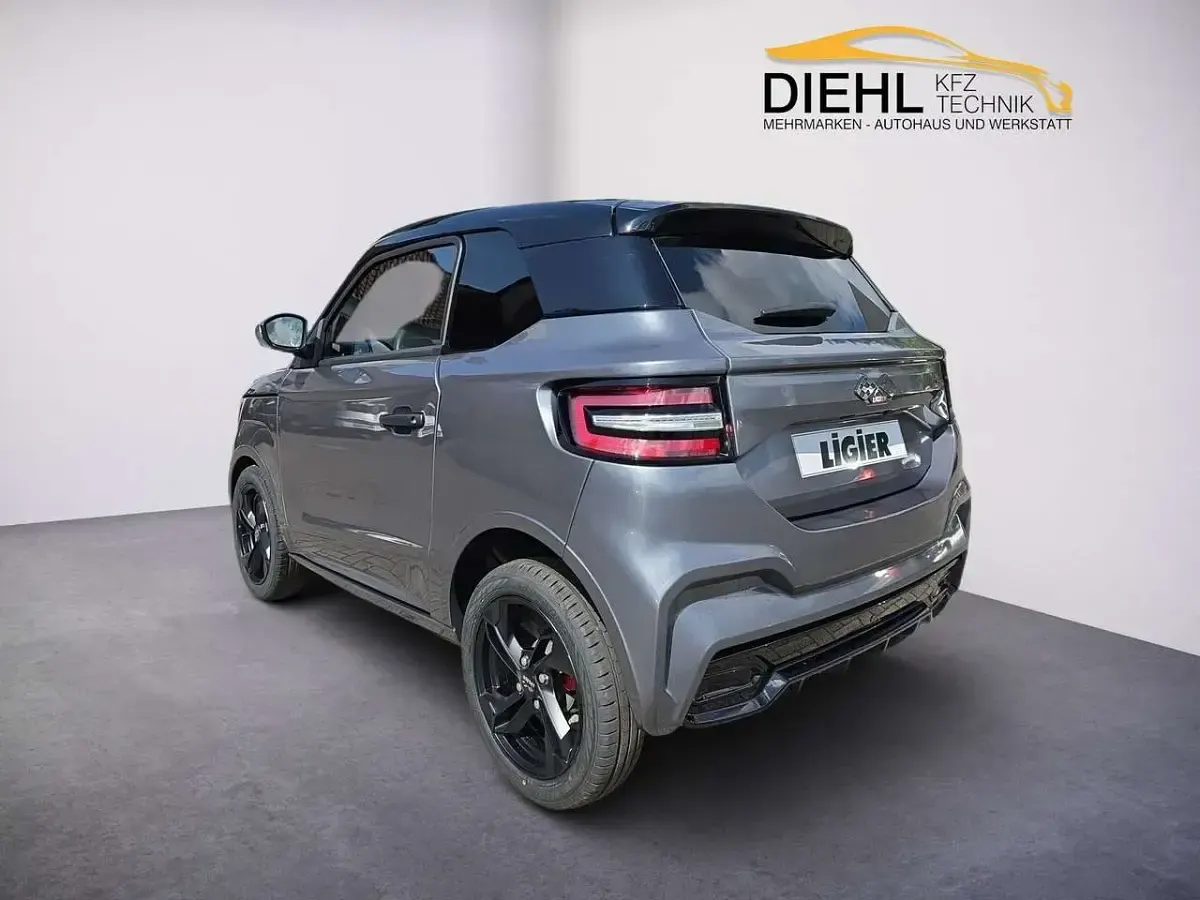 Neu Ligier JS50 2026 Graphite grau Kleinwagen