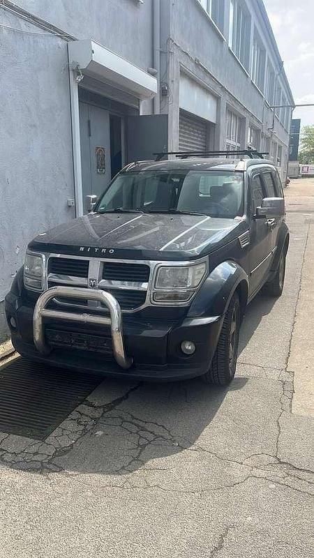 Second-hand Dodge Nitro SE 177 CP (130 kW) 2010 Negru SUV