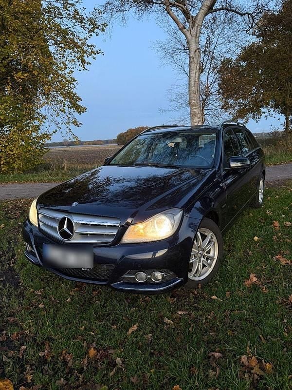 Gebraucht Mercedes C250 204 PS (150 kW) 2012 Blau Kombi