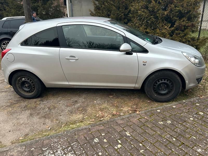 Gebraucht Opel Corsa 69 PS (50 kW) 2010 Silber Kleinwagen