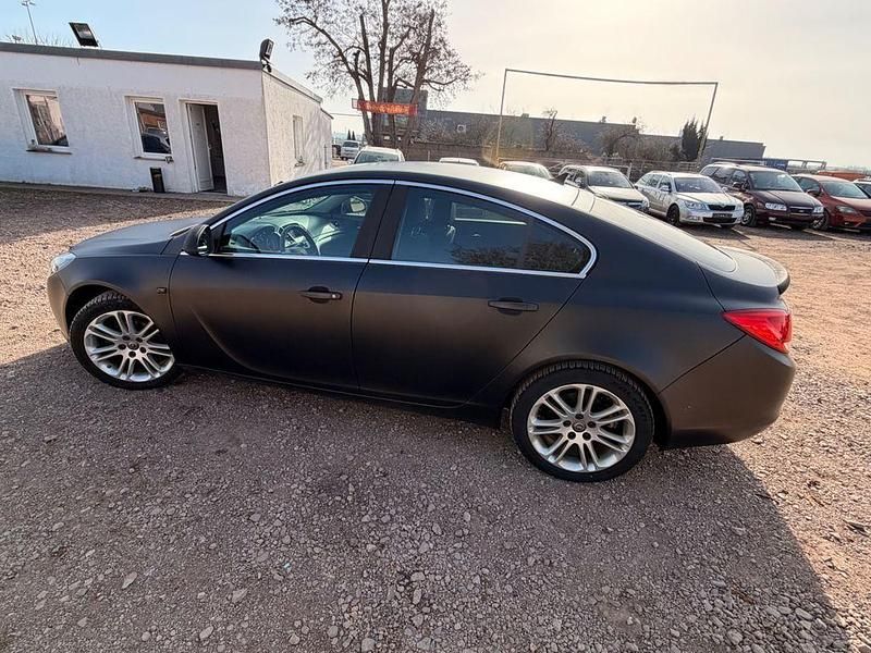 Gebraucht Opel Insignia Edition 131 PS (96 kW) 2010 Schwarz Limousine