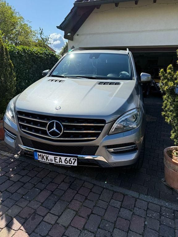 Silber Gebraucht 2015 Mercedes ML250 SUV | 15.700 € (Guter Preis) - Bild 1/3