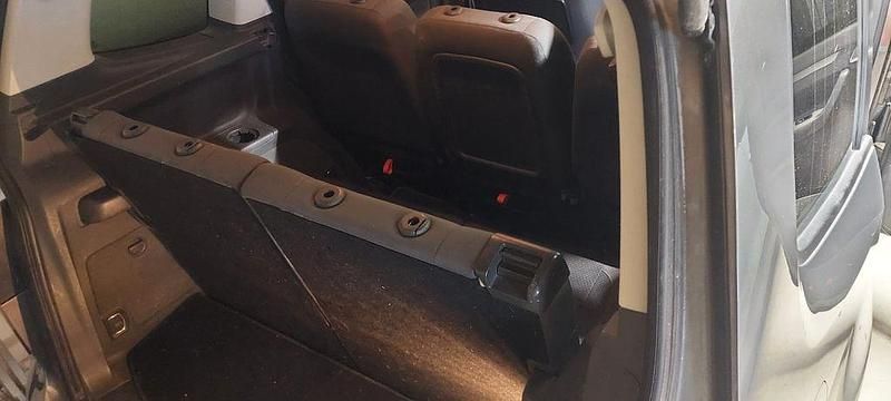 Gebraucht VW Touran 140 PS (102 kW) 2012 Grau Van / Kleinbus