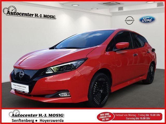 Rot schwarz Gebraucht 2022 Nissan Leaf N-Connecta Kleinwagen | 18.995 € (Fairer Preis) - Bild 1/4